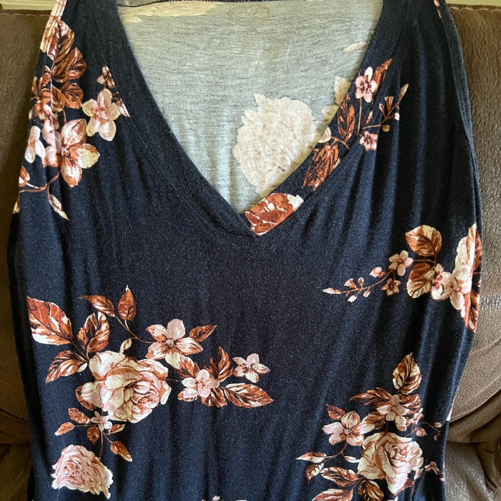 Maurice’s vneck top
